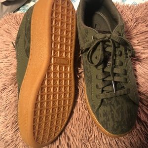 Hunter green puma platforms size 7.5 women’s